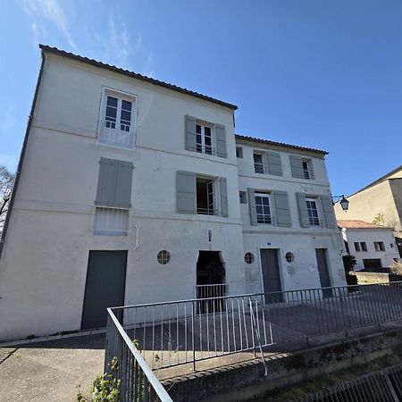 Apartamento Quai 3 Loft Moderne Et Lumineux Les Pieds Dans L'Eau Jarnac Exterior foto