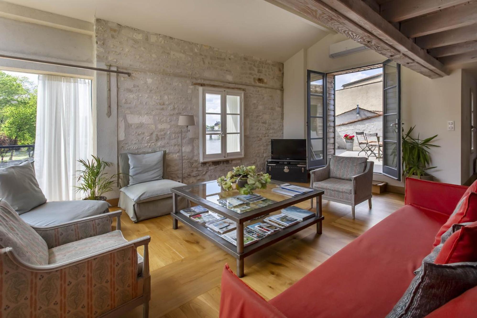 Apartamento Quai 3 Loft Moderne Et Lumineux Les Pieds Dans L'Eau Jarnac Exterior foto